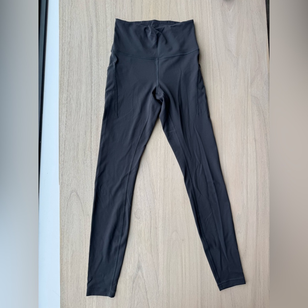 Wunder Train High-Rise Tight with Pockets 28" size 6 Graphite Gray
